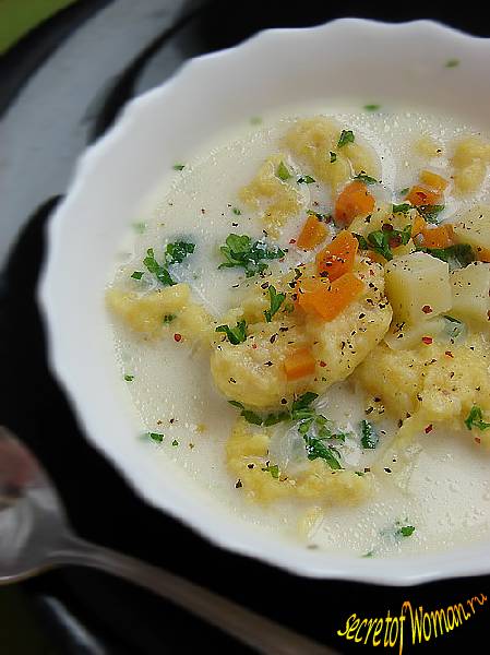 Новый рецепт сырного супа с клецками из кабачка