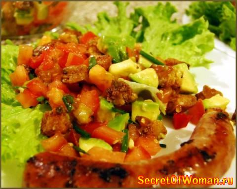 Салат " а'la guacamole " и домашние колбаски "pečeniсe" (для запекания)